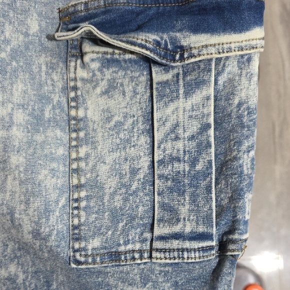 Women's High Rise Acid Wash Jeans - Picture 3 of 14